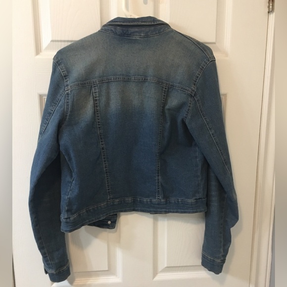 Jean Jacket - Picture 2 of 4